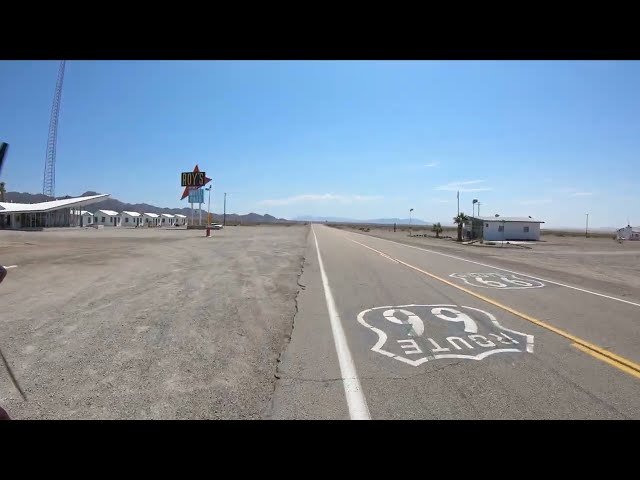 Landing in Amboy, CA in the TriPacer