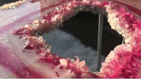 Resin geode coffee table with crystals #resinart #geodeart