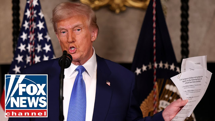President Trump signs executive orders from Mar-a-Lago