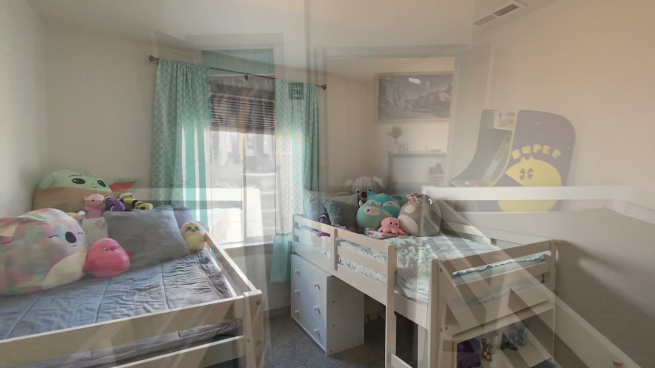 Single level home in Redmond top three neighborhoods and best school district