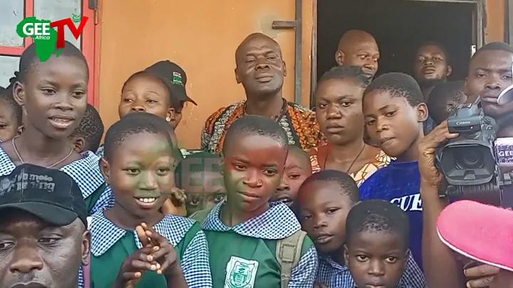 See What Happens Between Oshiomhole and Pupils Of Ojah Primary School Ibillo Akoko Edo As....
