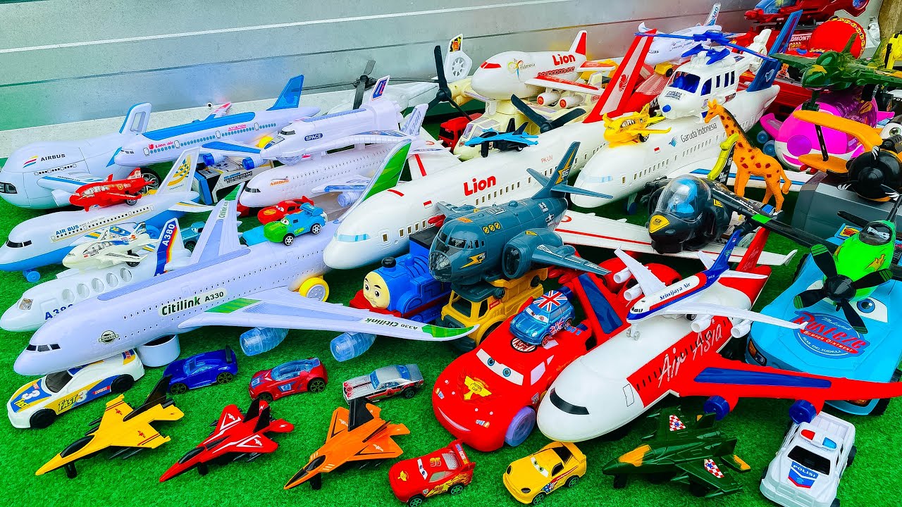 Menemukan Pesawat Terbang: Pesawat Roket, Airbus, Jet Tempur, Excavator, Locomotive, Mobil Balap