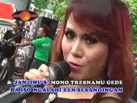 Eny Sagita - Layang Sworo | Dangdut (Official Music Video)