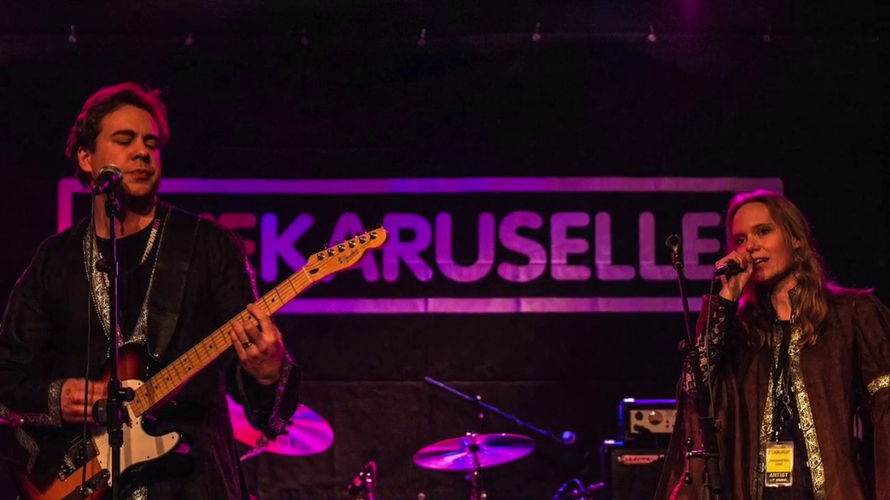 Enchanted Duo - A Whole New Love (Lyrics / Lyrics Video)