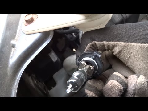 How to Replace a DRL/Headlight Bulb (2001-2007 Toyota Highlander)