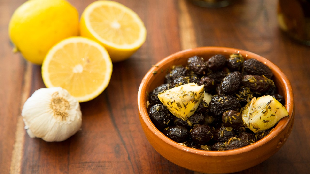 ALIÑA Y CONSERVA ACEITUNAS NEGRAS para TODO EL AÑO  de forma FÁCIL