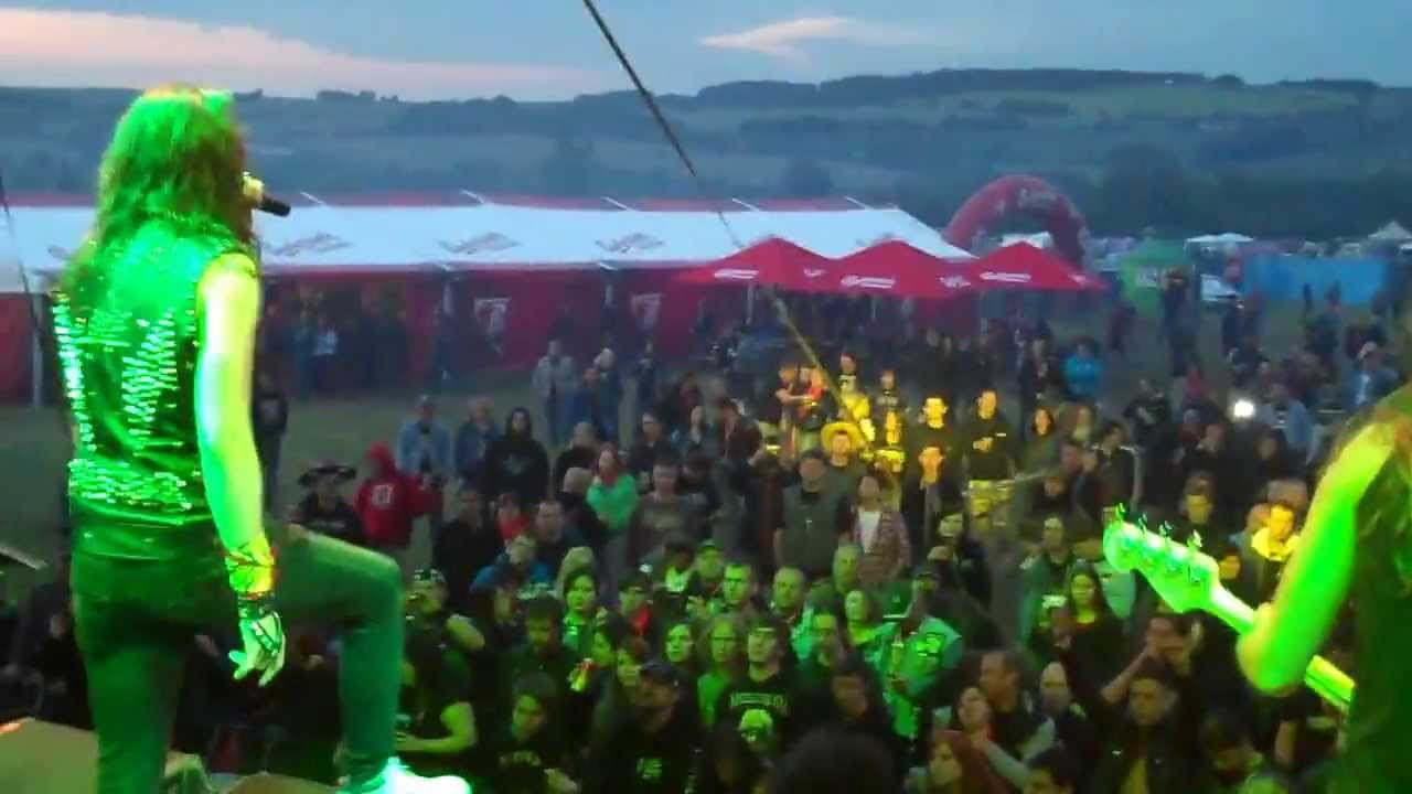 Alpha Tiger- Waiting for a Sign (live at Basinfire fest 2013)