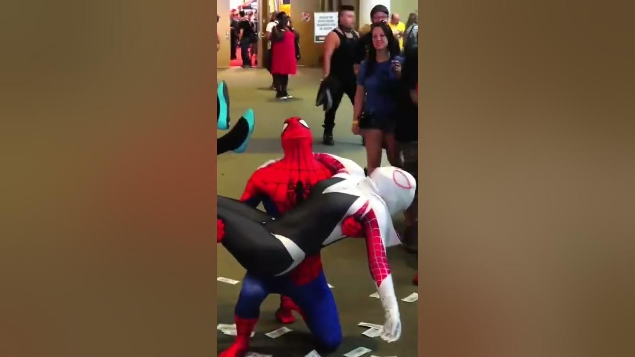 Spider-Man can’t save Spider-Gwen!! 😢 #Shorts Spider-Man can’t save Spider-Gwen!! 😢 #Shorts