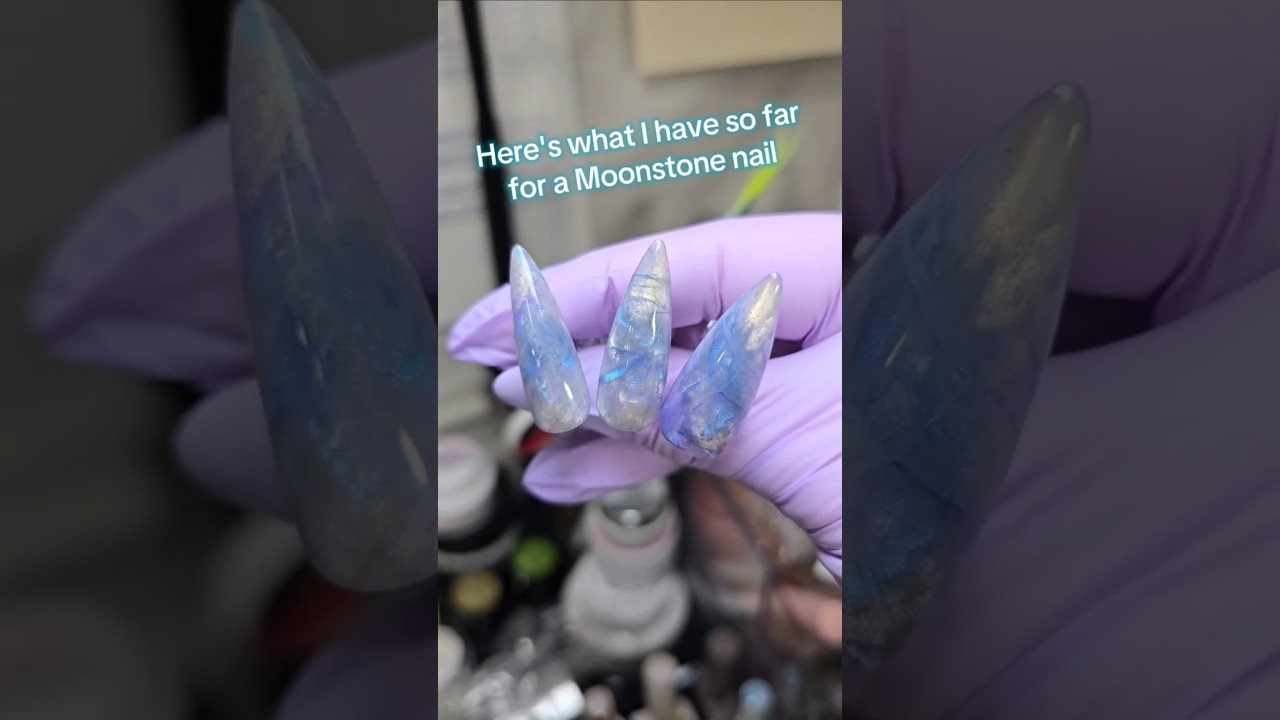 Предварительный показ маникюра &laquo;Лунный камень&raquo;!