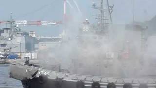 [20090801]海上自衛隊よこすかサマーフェスタx08「曳船放水展示」