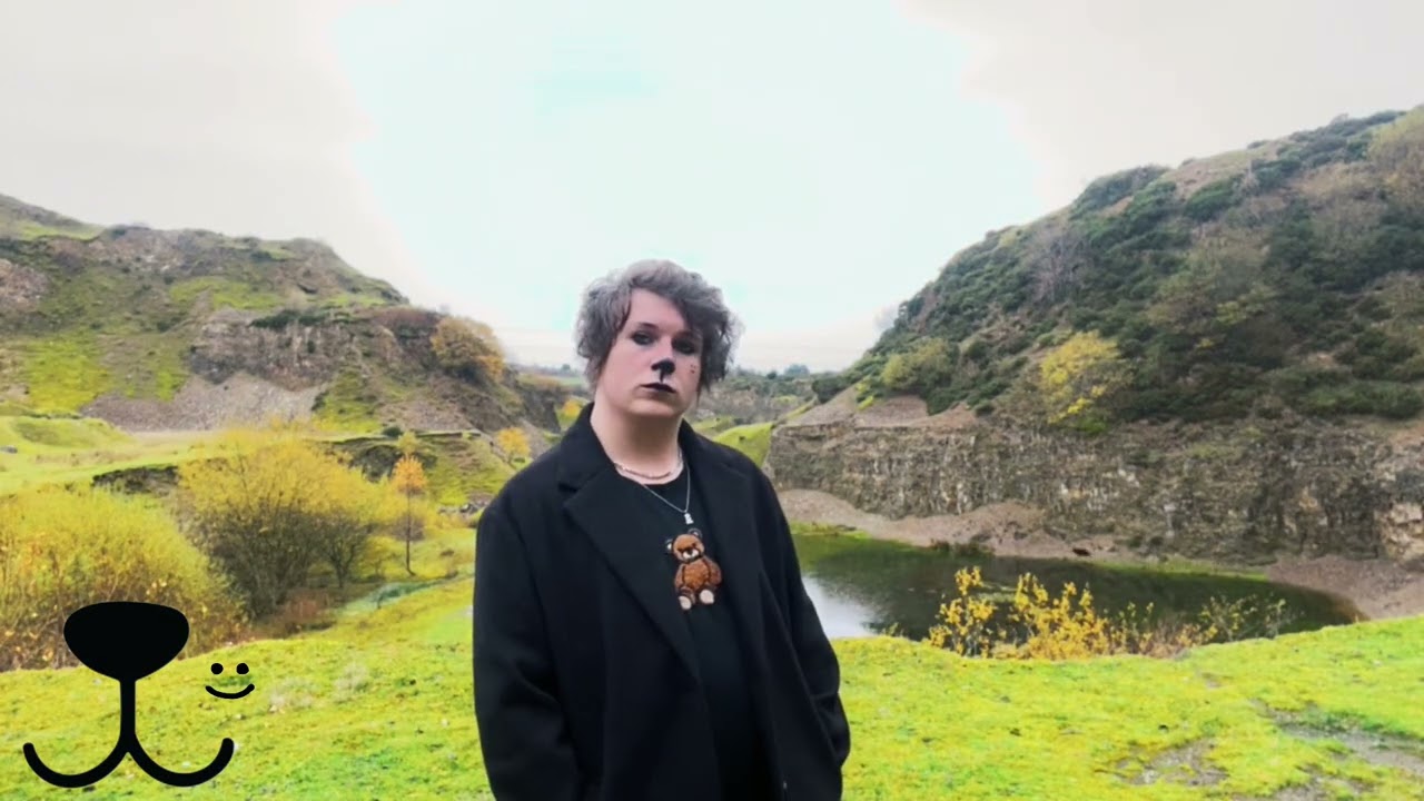 Watch easY | BaileyBear (visualiser) on YouTube Watch easY | BaileyBear (visualiser) on YouTube