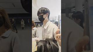 方逸伦 一大早的成都飞回上海