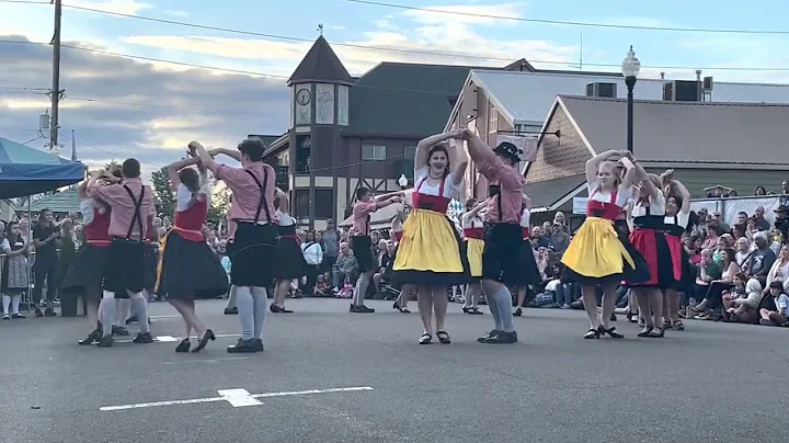 Mt. Angel Oktoberfest Engelberg dancers 2022