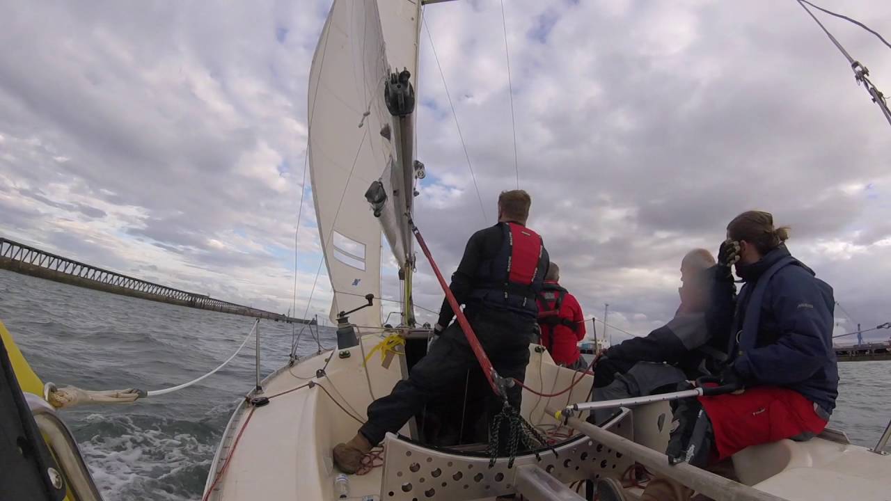 3rd August 2016. RNYC Summer Series 2 Race 6. Albin Express - YouTube