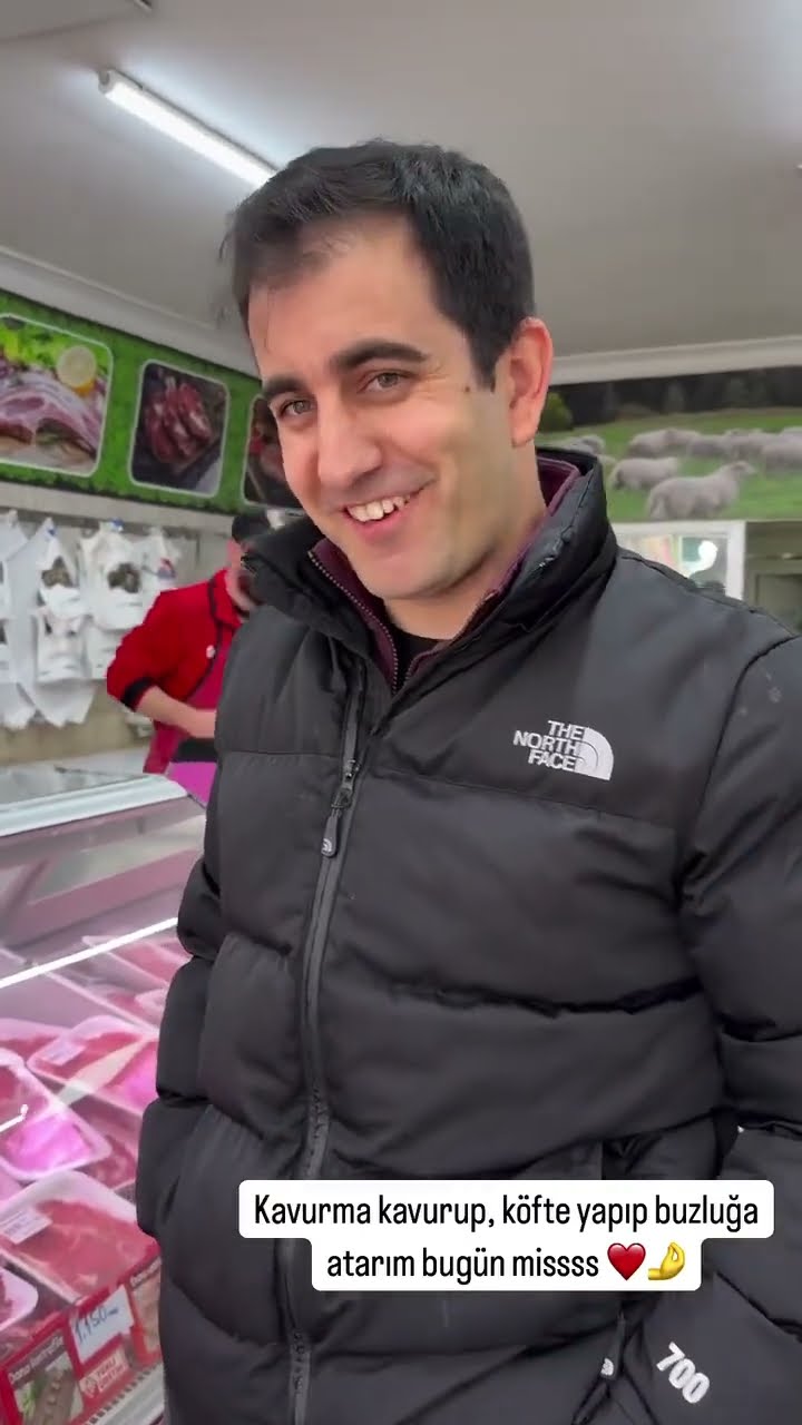 Kavurma kavurup,köfte yapıp buzluğa atarım bugün miss❤️?