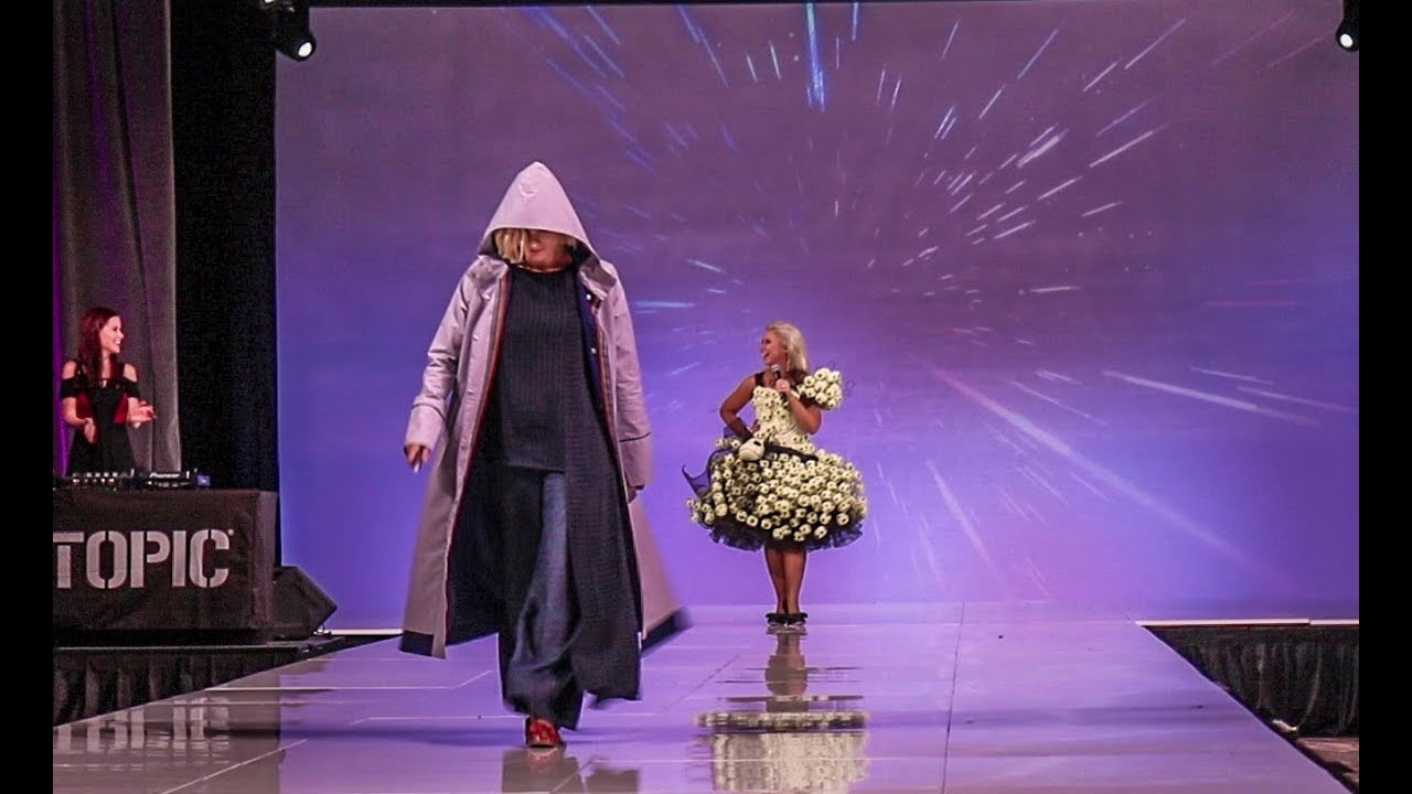 The Thirteenth Doctor Surprise Appearance at the Her Universe Fashion Show Comic Con 2018
