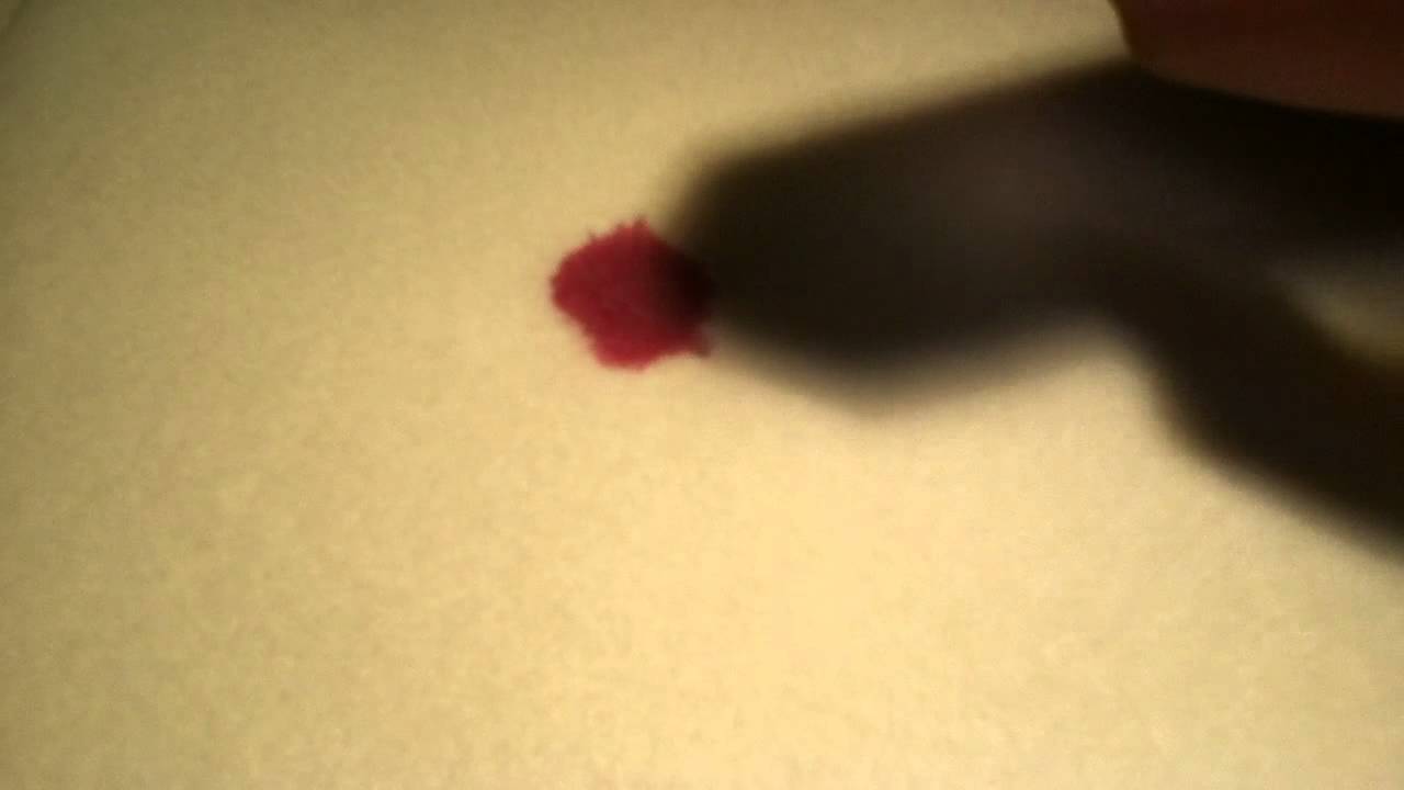 Rotweinflecken Aus Teppich Entfernen Aber Effektiv Weinkuriere De
