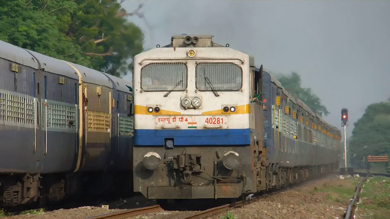 Non Stop Honking LKO WDP4D 19224 JAT - ADI Express Crossing 14708