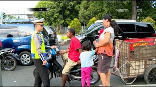 Menggantikan Ayahnya Bekerja, Pria ini Bawa Gerobak Sampah & Istri Tanpa Helm - 86