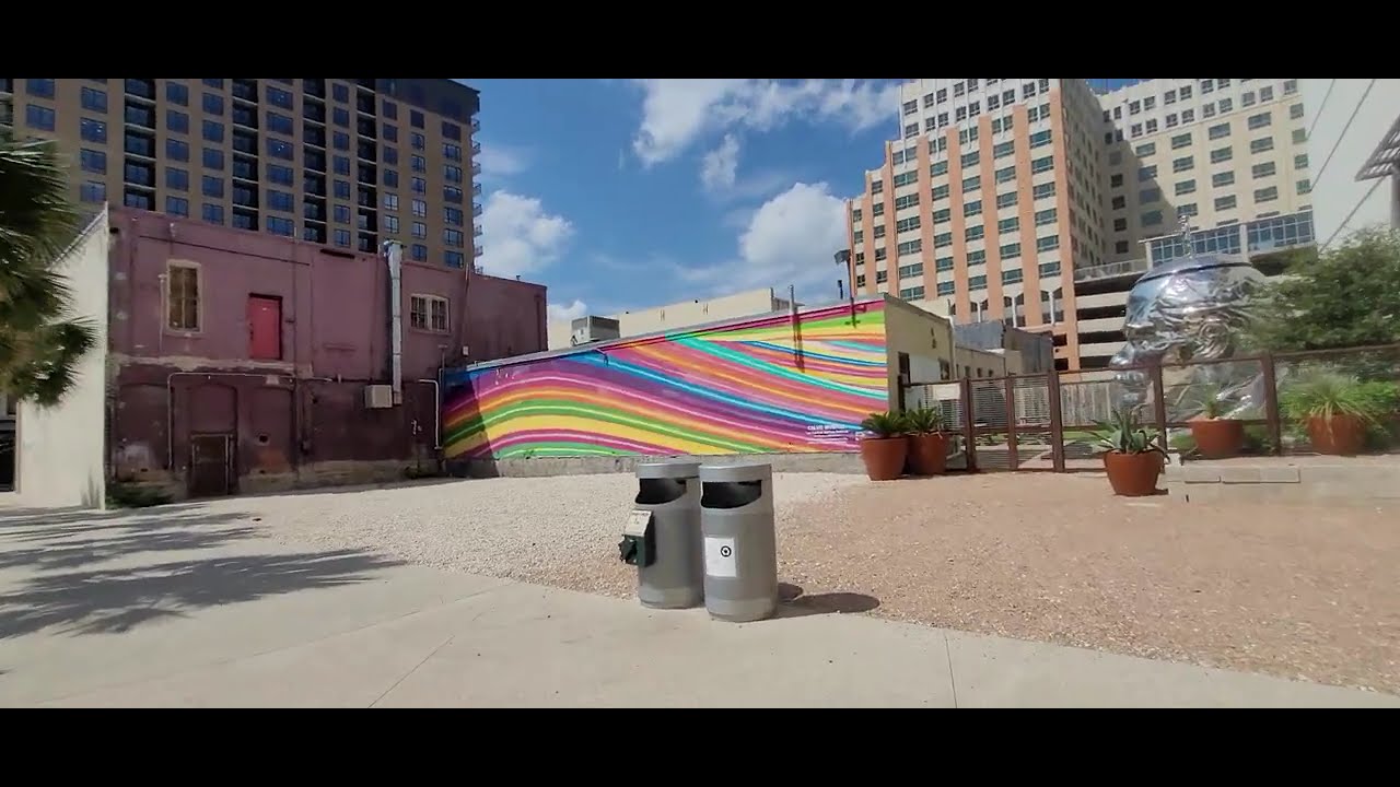 San Pedro Creek trott to Ruby City downtown San Antonio. 