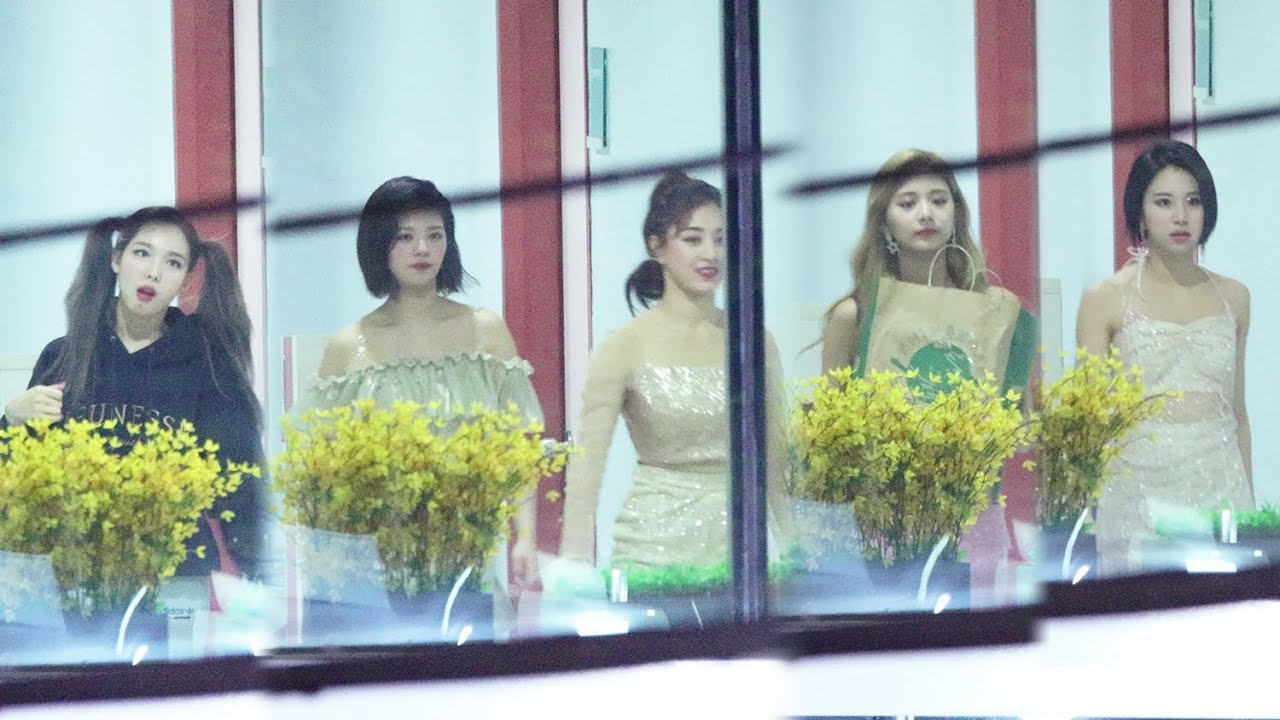 190929 트와이스(TWICE) 퇴근 (껌좀 씹은 나연) [INKIGAYO] 4K 직캠 by 비몽