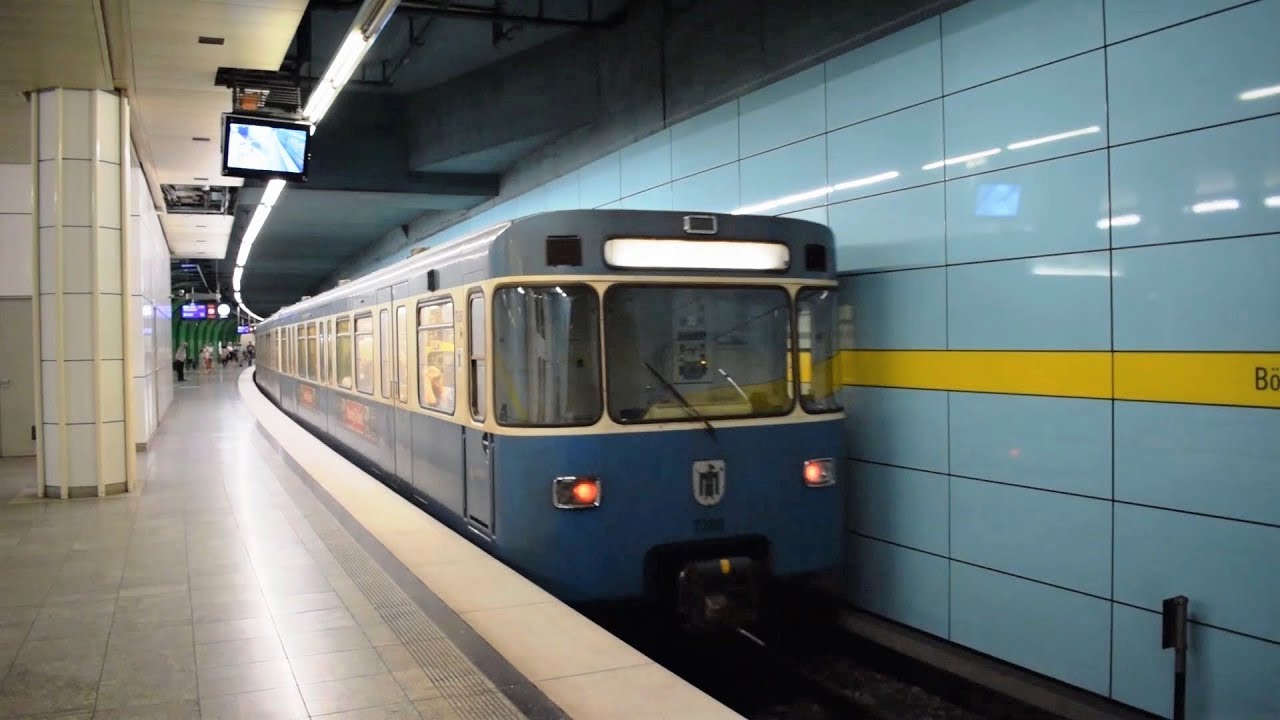MVG U-Bahn Züge im U-Bahnhof Böhmerwaldplatz - YouTube