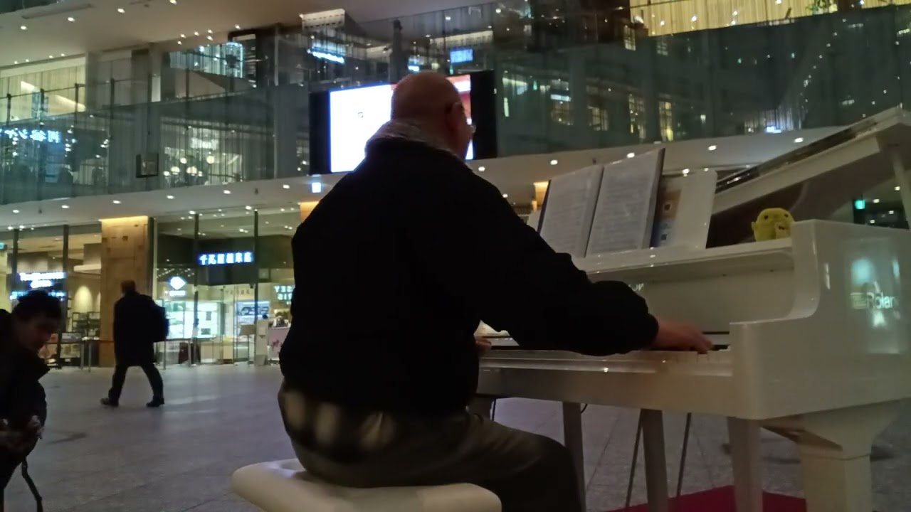 『あの愛をふたたび/Un Homme Qui Me Plait』『フランシス・レイ/Francis Lai』KITTE丸の内/キッテ/ローランド/GP-9/東京ストリート・ピアノ・フェスティバル