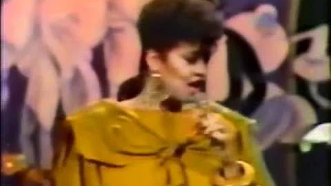 Phyllis Hyman and Nancy Wilson Sing Satin Doll  .wmv