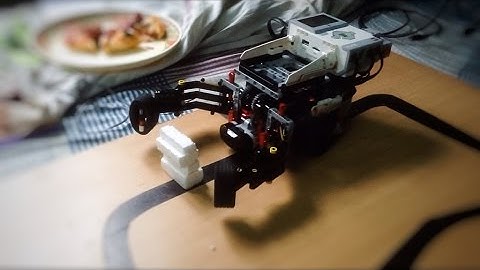 Ev3..grab and lift bot