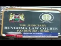Cheki mbinu hii mpya hawa wakiwa wamenaswa na pombe za kienyeji ndani Jeneza Kenya.. (Video)
