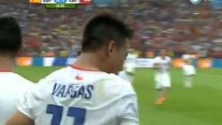 Chile scoring a goal against Spain - Brazil World Cup 2014 [SPANISH!]