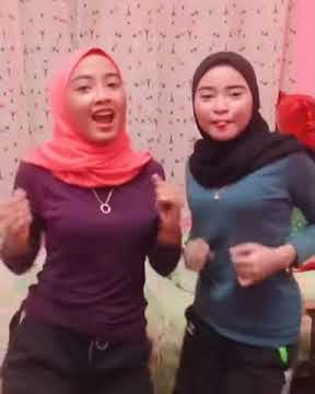 Tik Tok goyang awek baju ketat