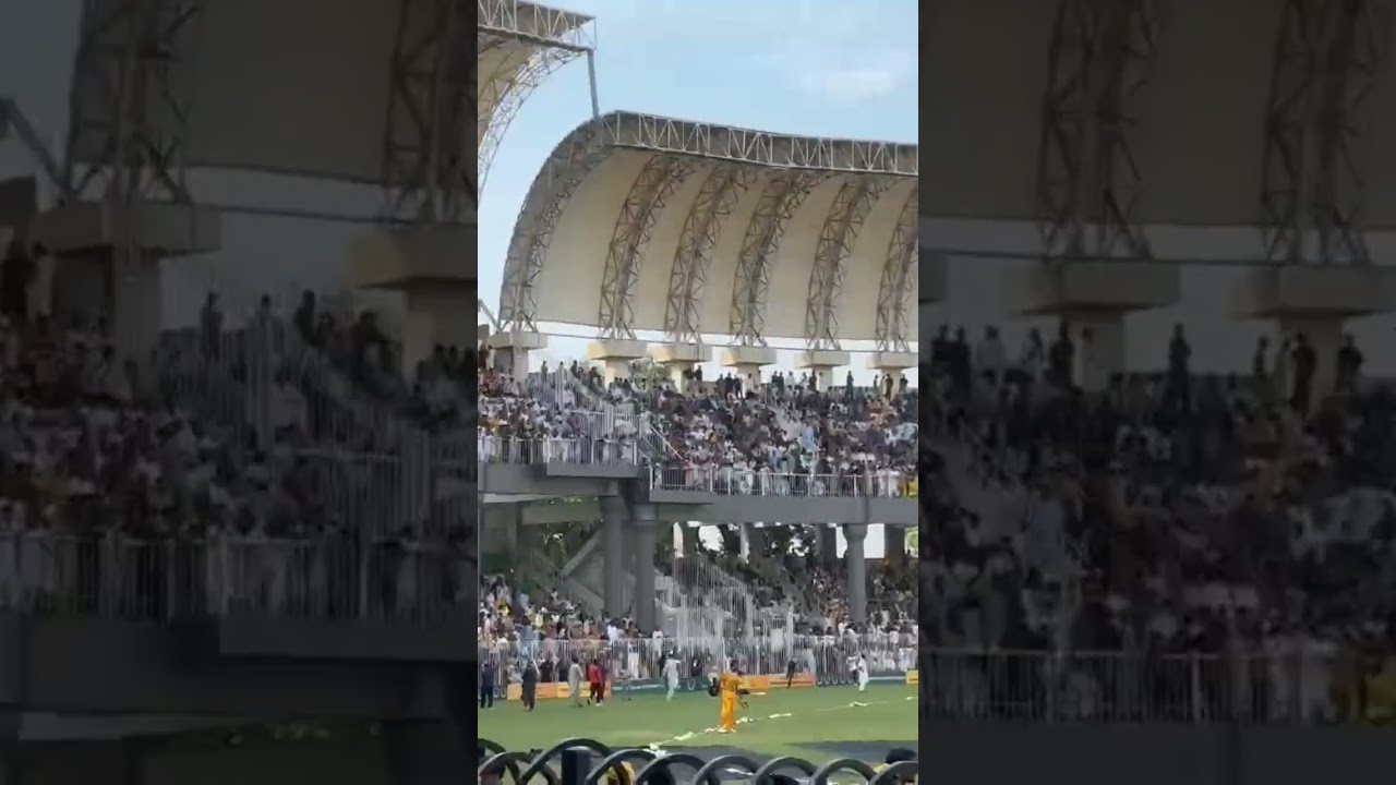 LOOK AT THE CROWD ALMOST FULL HOUSE IN IMRAN KHAN CRICKET STADIUM PESHAWAR