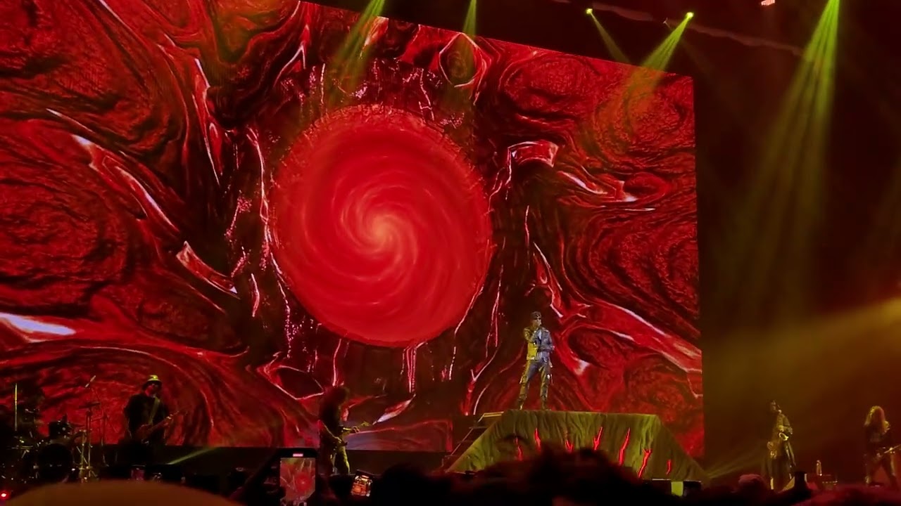 SOLO - C.R.O MOVISTAR ARENA