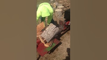 4 WAY WEDGE ON LOG SPLITTER