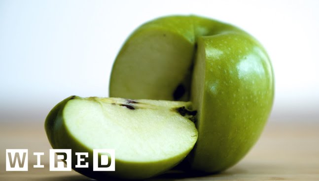 Food Myths: Are Apple Cores Poisonous?