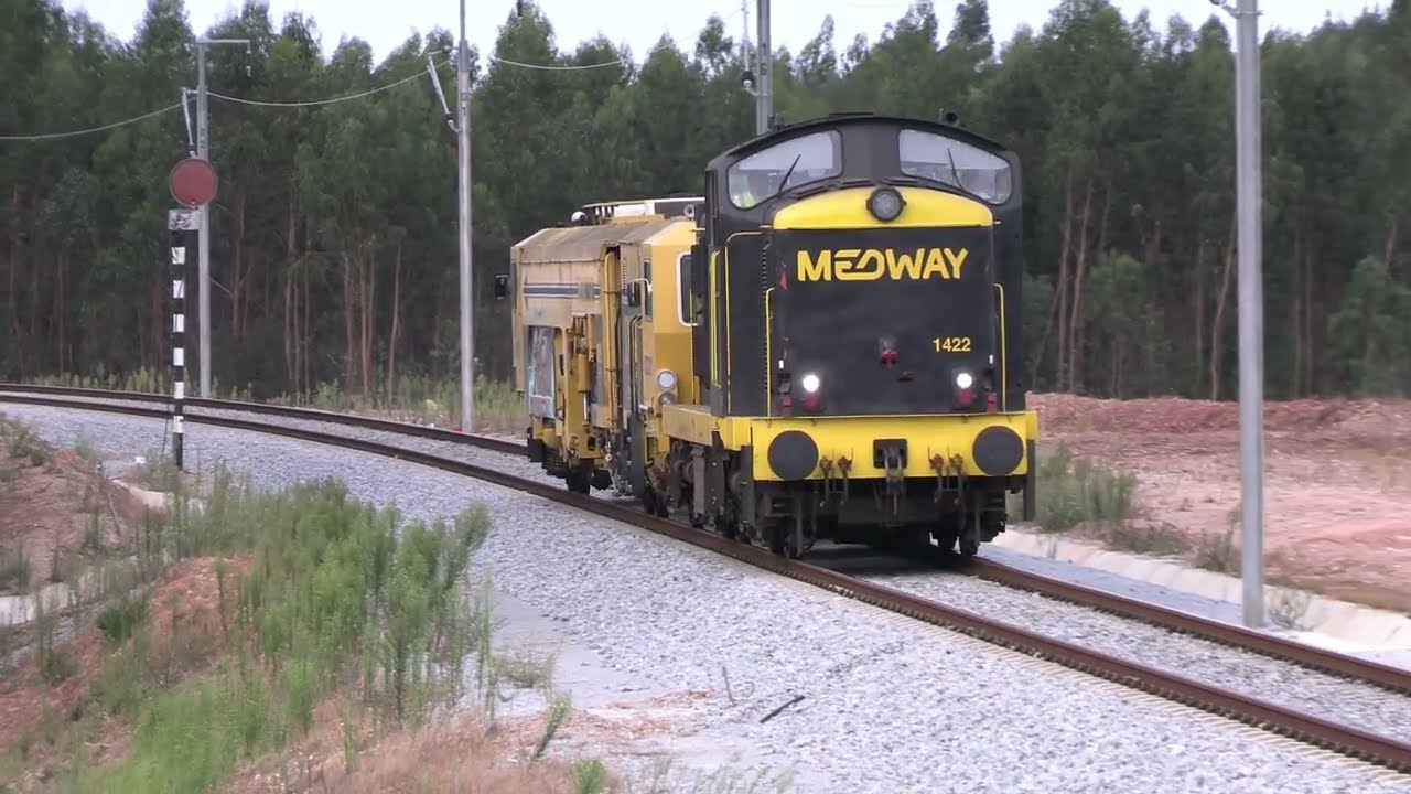 Regresso da 1422 à Linha do Oeste mas com cores Medway - 04 Sep 2025