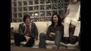 Miniatura de vídeo de "A Conversation With The Strokes"