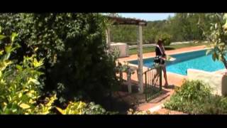 Female In Steals Maids Uniform To Kill A Target