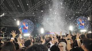 A Sky Full Of Stars [Live at Singapore] - Coldplay