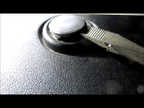 Video: Hoe open je een autobumper?
