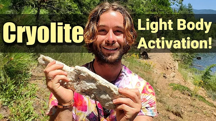 Aktiviere deinen Lichtkörper mit Cryolite-Kristall