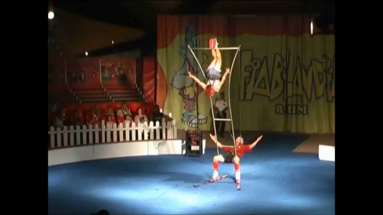 Perch Act, Knieperche, Duo Robin Street (Silke Pan)