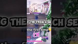 Styling the French 🇫🇷 set 💛 #kpop #music #challenge #roblox