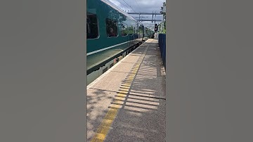 GWR class 800 passing Reading West 800304 19/6/23 #shorts