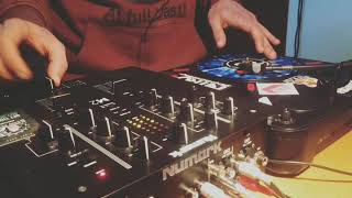 Numark m2 with modify crossfader for scratch