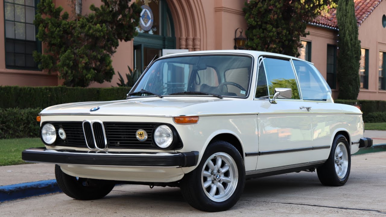 洋書 BMW 2002 Ultimate Portfolio 1968-1976 91+s6RZy7hL._UF1000,1000_QL80_.jpg