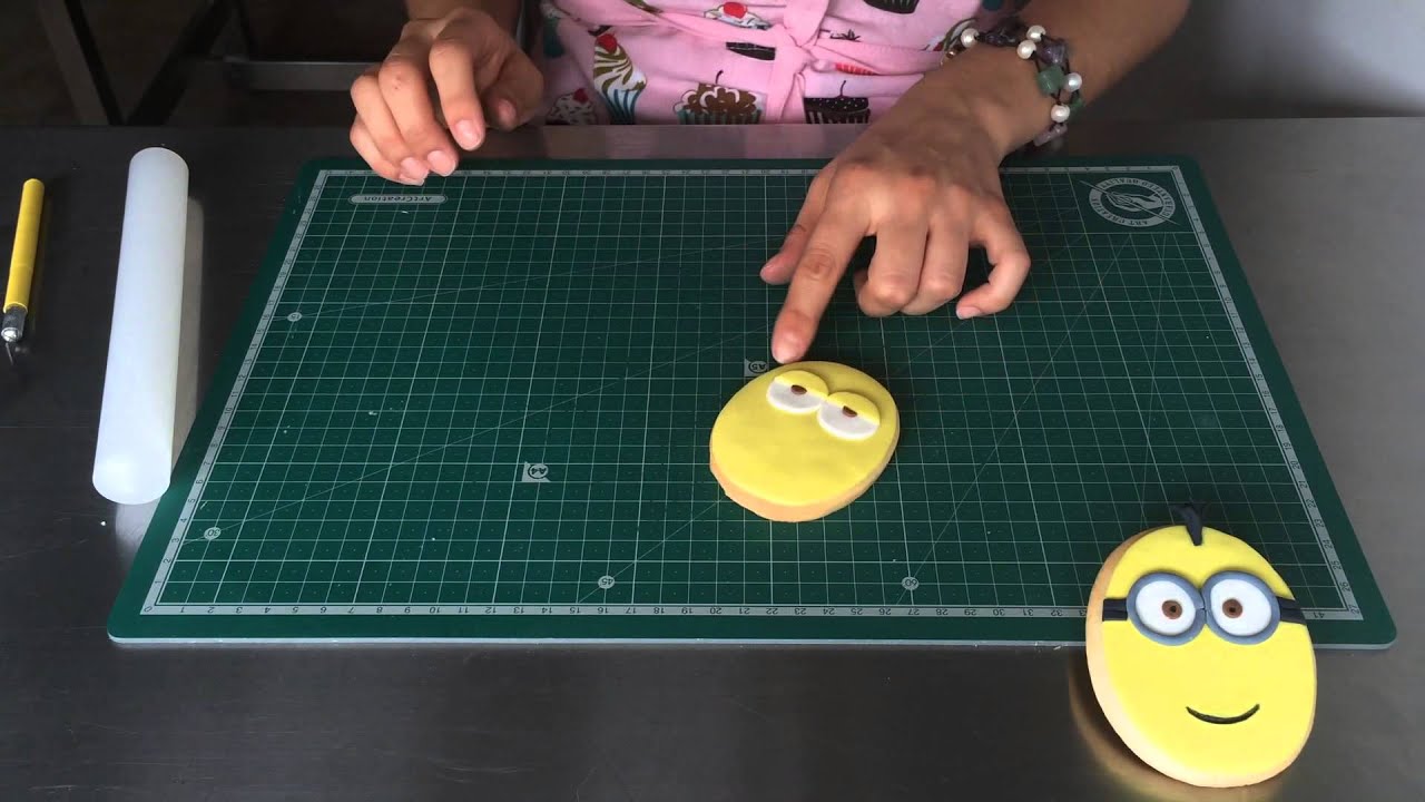 como hacer galletas minion gru. decoración de la hora del cake