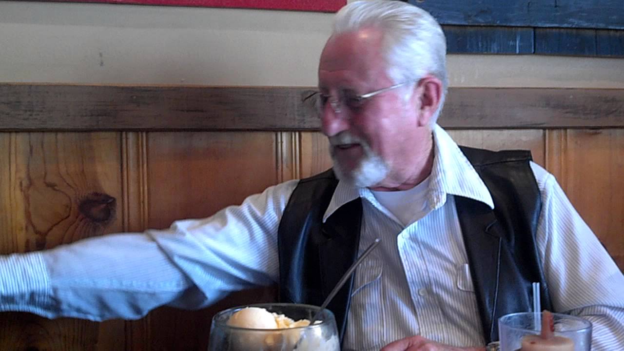 Dads birthday dessert at rib crib. YouTube