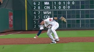 STL@HOU: Bregman makes great play with his bare hand